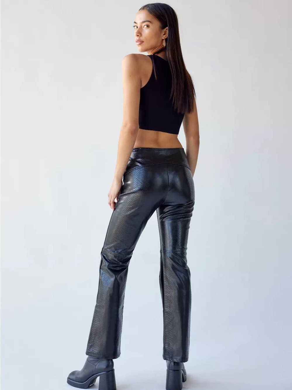 Urban Outfitters Y2K Black Alexa Faux Leather Croc-Embossed Moto Pants Size 4 - Picture 2 of 15
